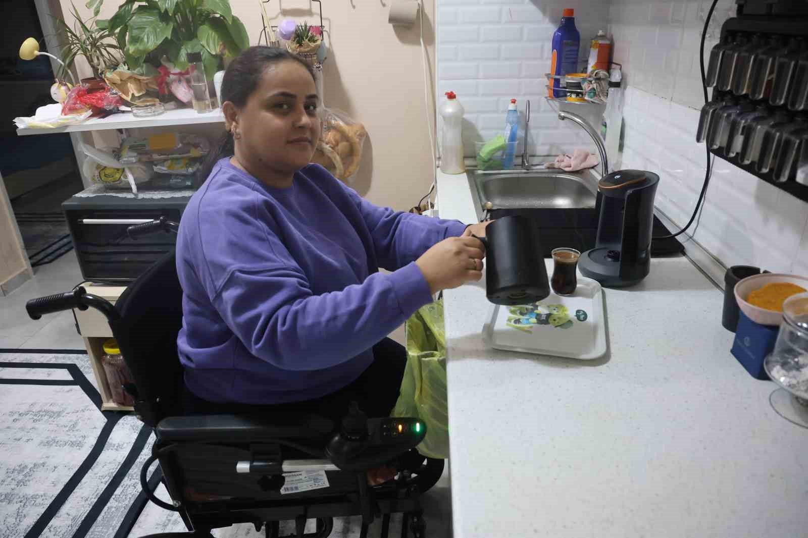 Depremde eşini, 2 çocuğunu ve bacaklarını kaybeden acılı anne, yaptığı alışverişin borcunu ödeyemeyince mahkemelik oldu
Depremde eşini, 2 çocuğunu ve bacaklarını kaybeden acılı anne, yaptığı alışverişin borcunu ödeyemeyince mahkemelik oldu