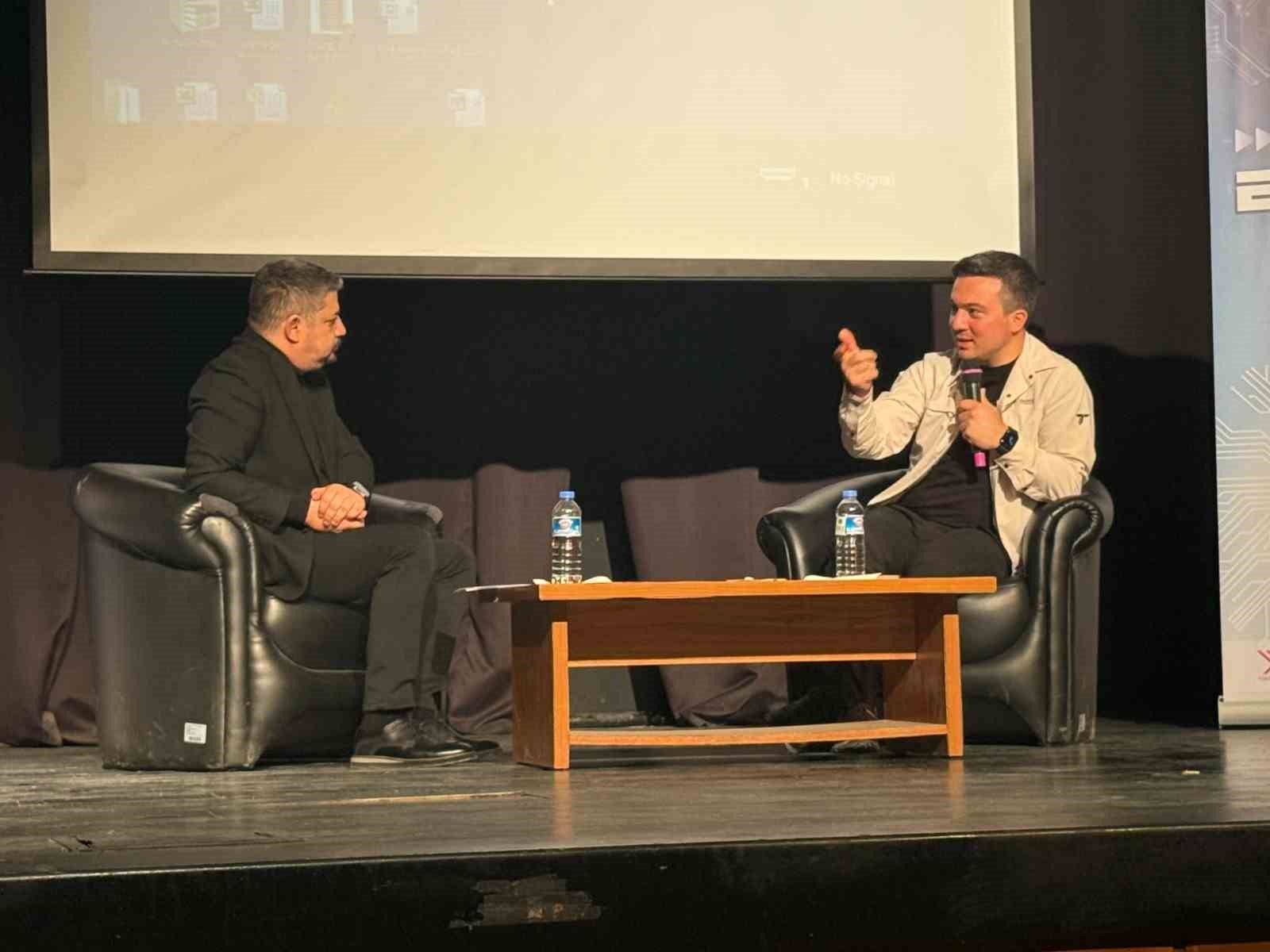 Depremde medyanın sorumluluğu Bilim Kafe’de konuşuldu
