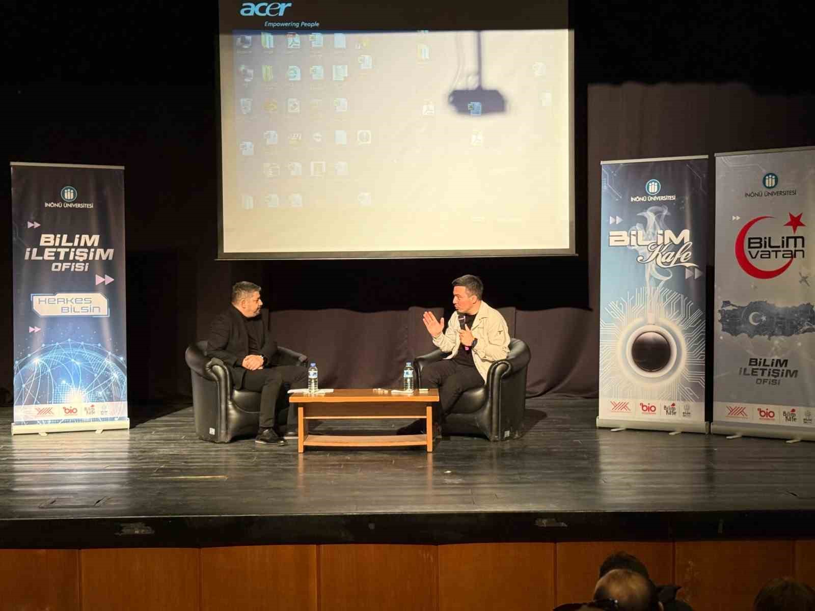 Depremde medyanın sorumluluğu Bilim Kafe’de konuşuldu
