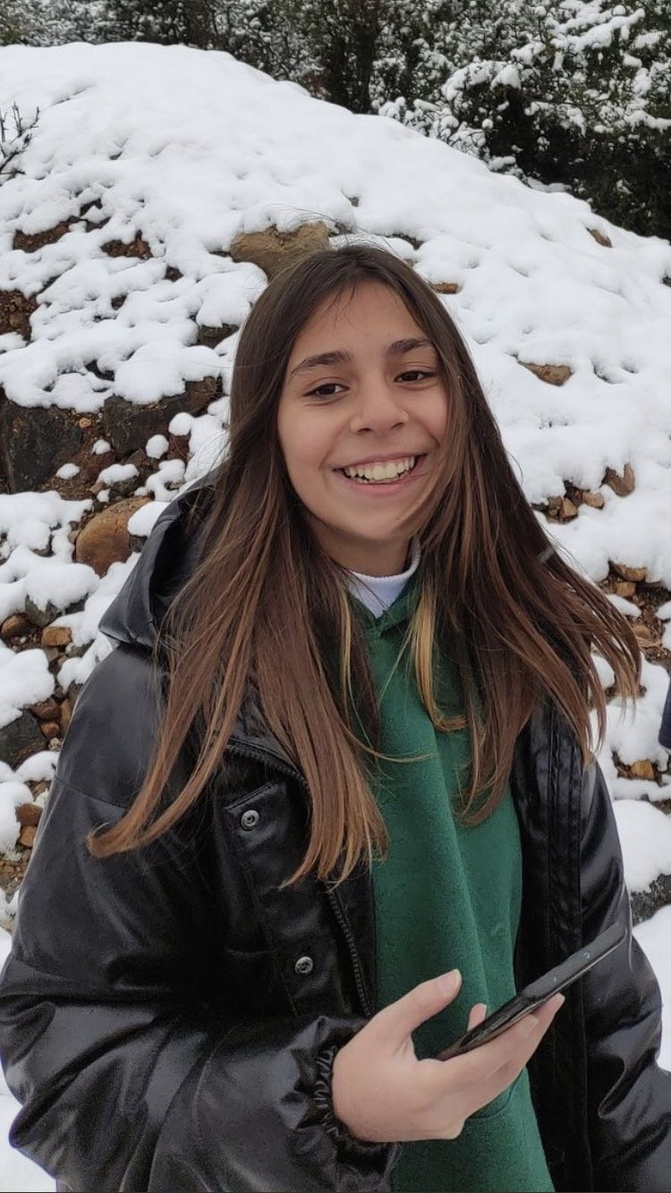 Depremde tüm ailesini kaybeden baba, 04.17’de mezar başında gözyaşlarına boğuldu
