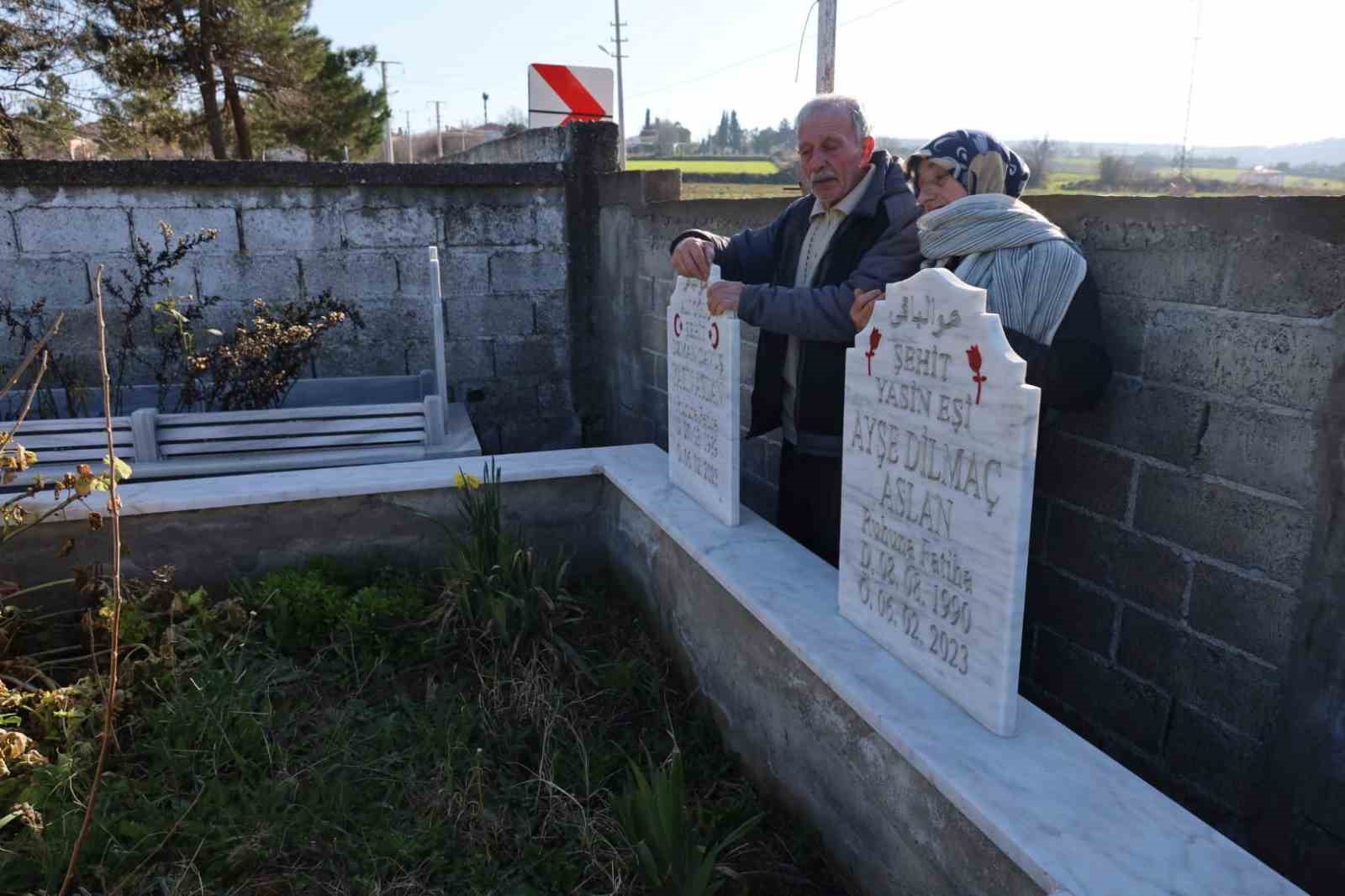 Depremde yok olan aile, yürekleri burktu
