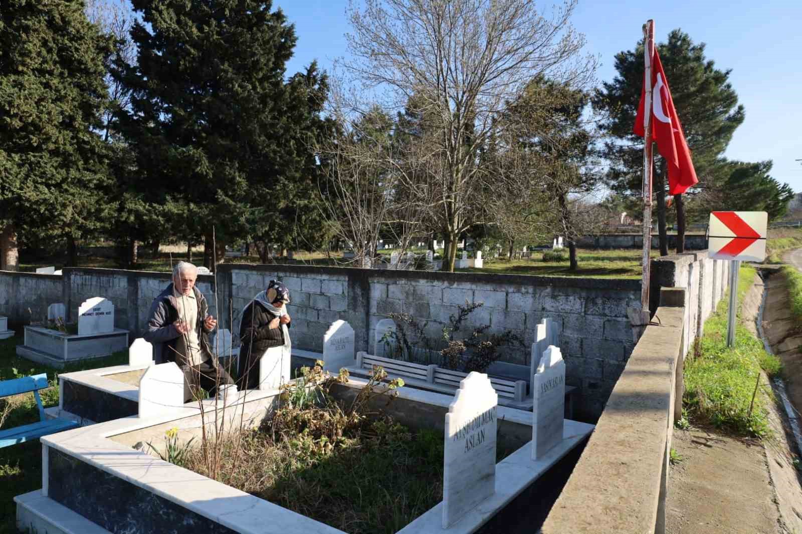 Depremde yok olan aile, yürekleri burktu
