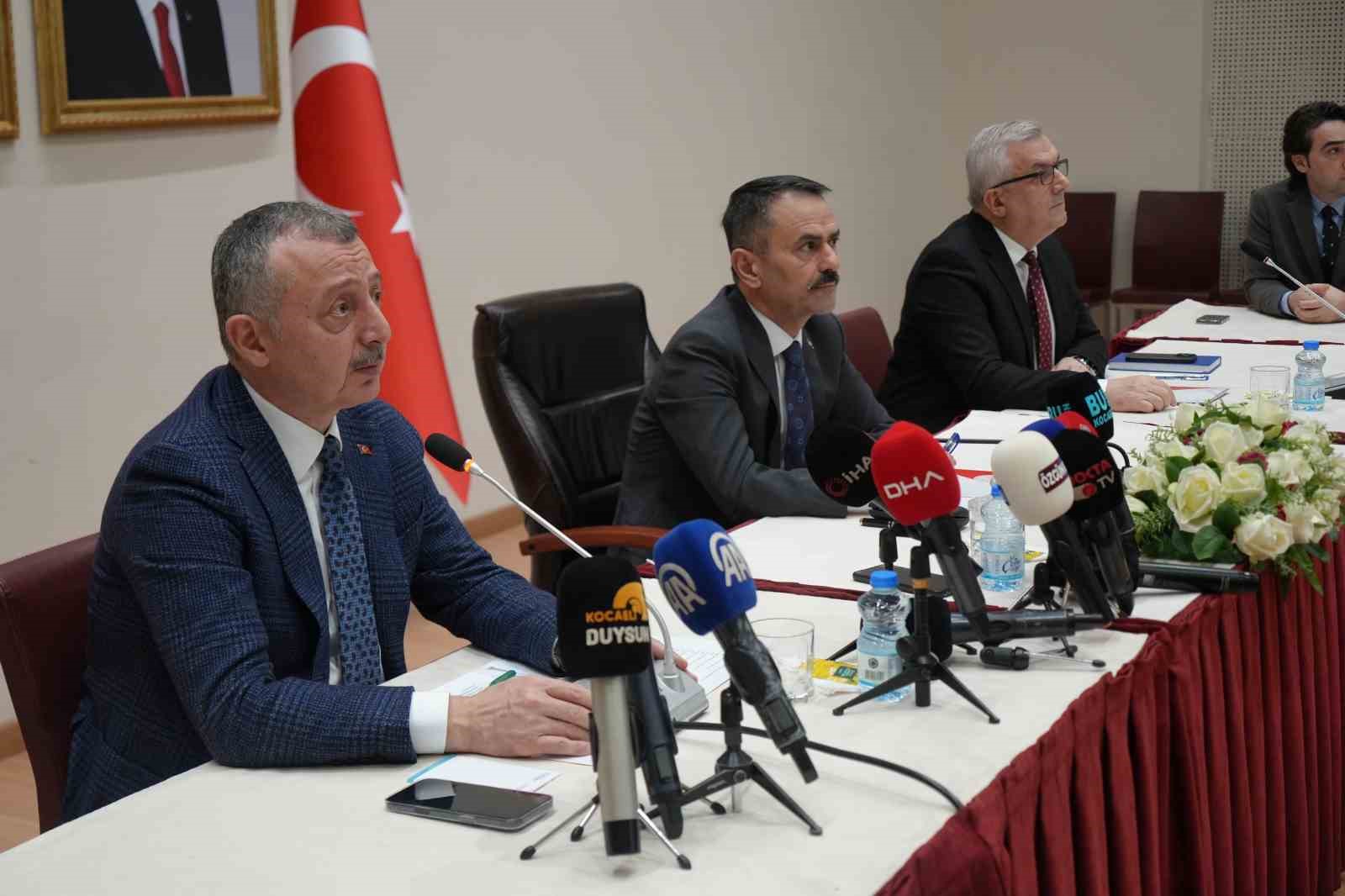 Depreme dayanıksız hastanenin 3 bloğu için tahliye ve yıkım kararı
