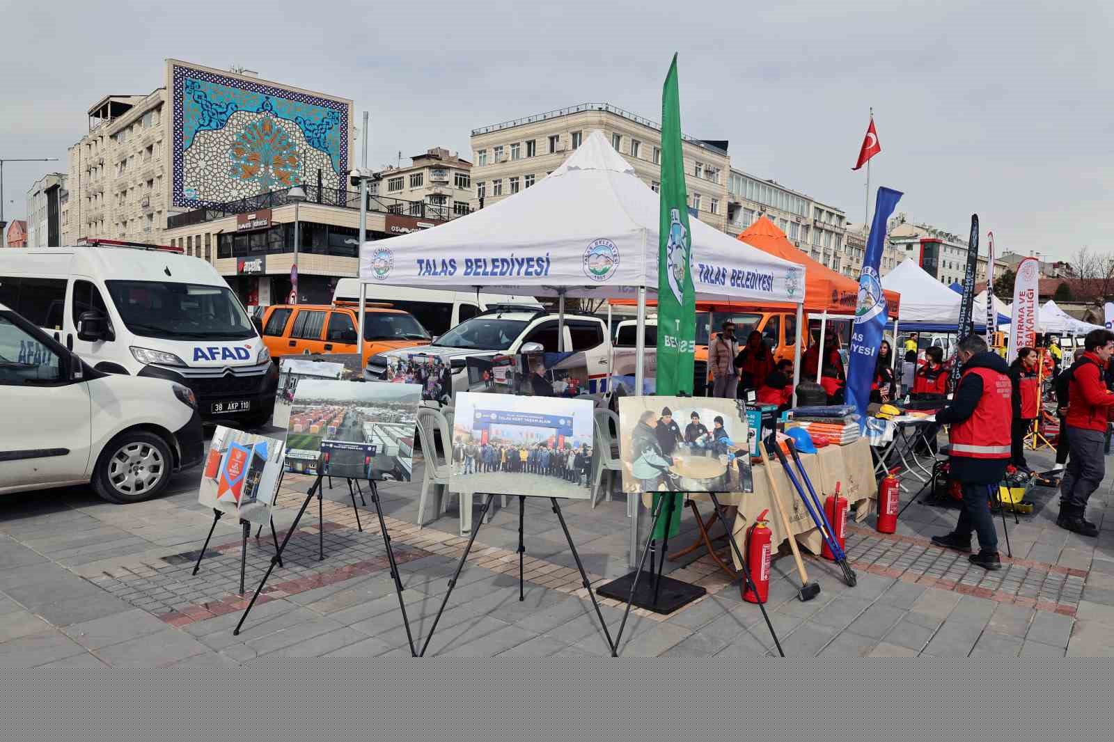 Depreme karşı bilinç Talas’tan meydana taşındı
