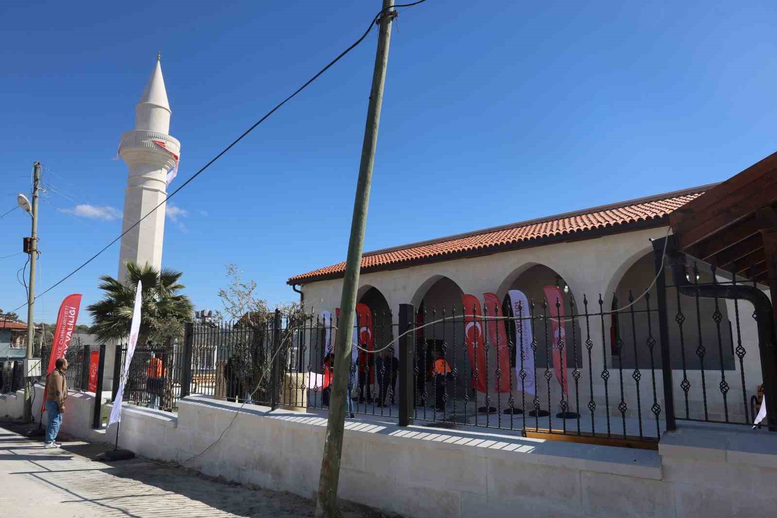 Depremin ardından inşa edilen 120. cami ibadete açıldı
Depremin ardından inşa edilen 120. cami ibadete açıldı