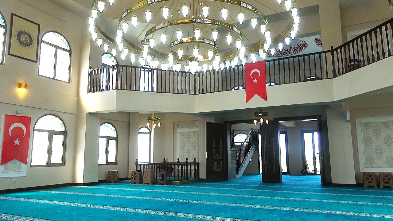 Depremin ardından inşa edilen 123. cami ibadete açıldı
