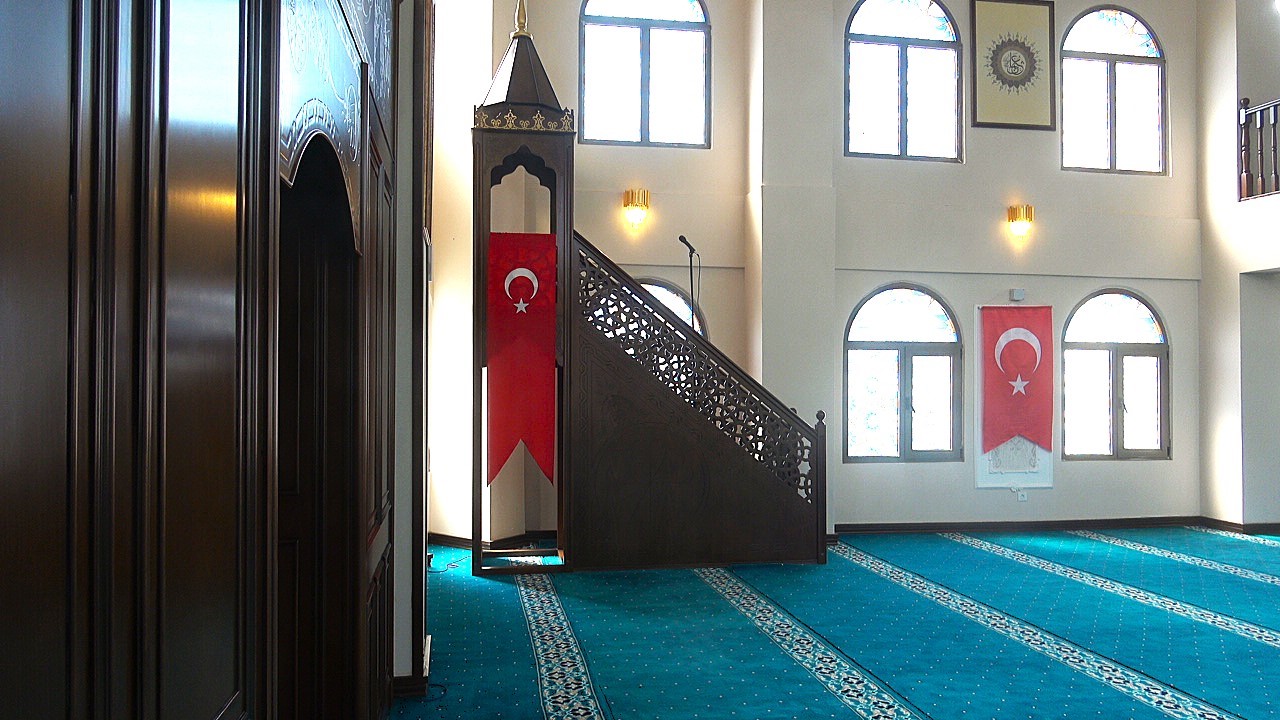 Depremin ardından inşa edilen 123. cami ibadete açıldı
