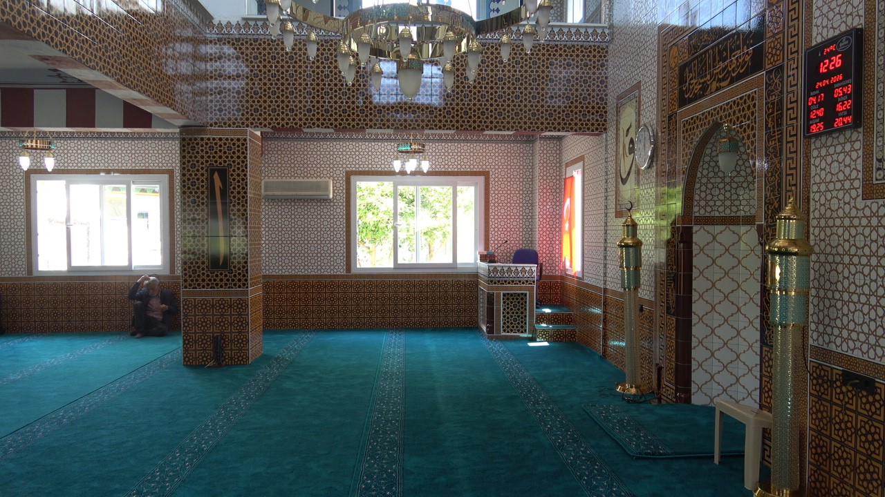 Depremin ardından inşa edilen 126’ncı cami ibadete açıldı
