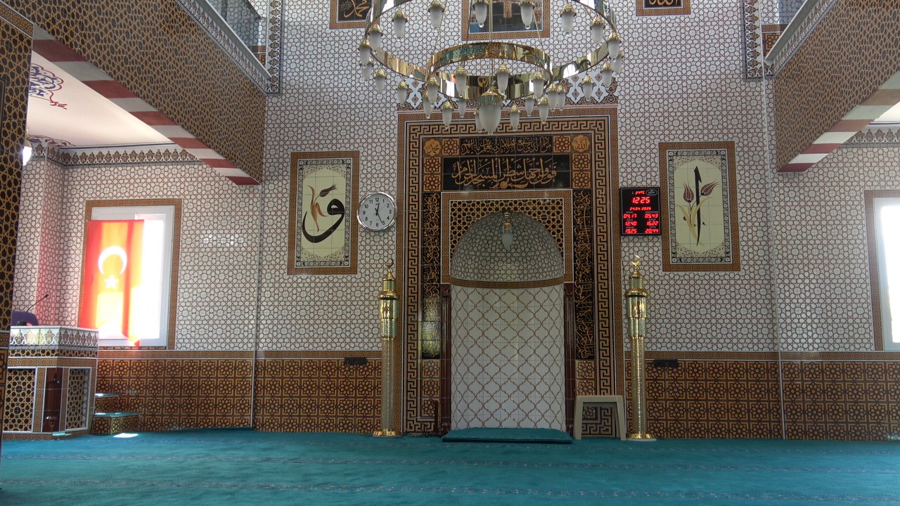 Depremin ardından inşa edilen 126’ncı cami ibadete açıldı
