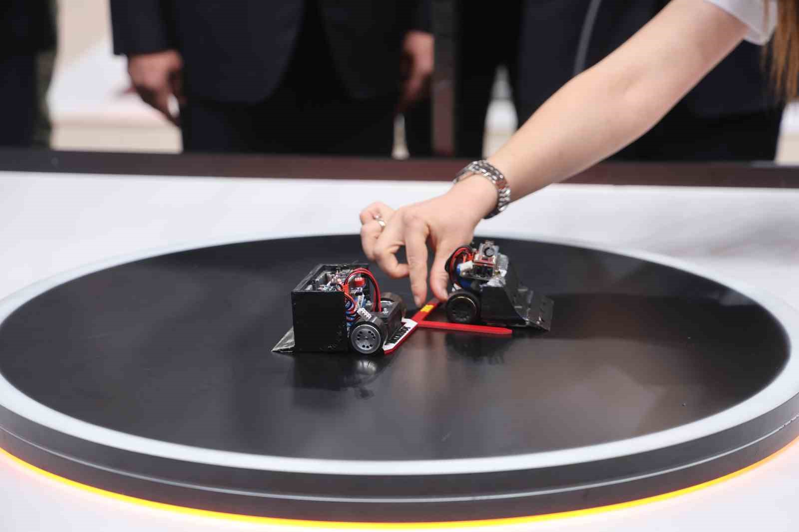 Depremin izlerinin silindiği Hatay’da 4 bin 67 öğretmen ve öğrenci robot yarışmasında yarışacak
