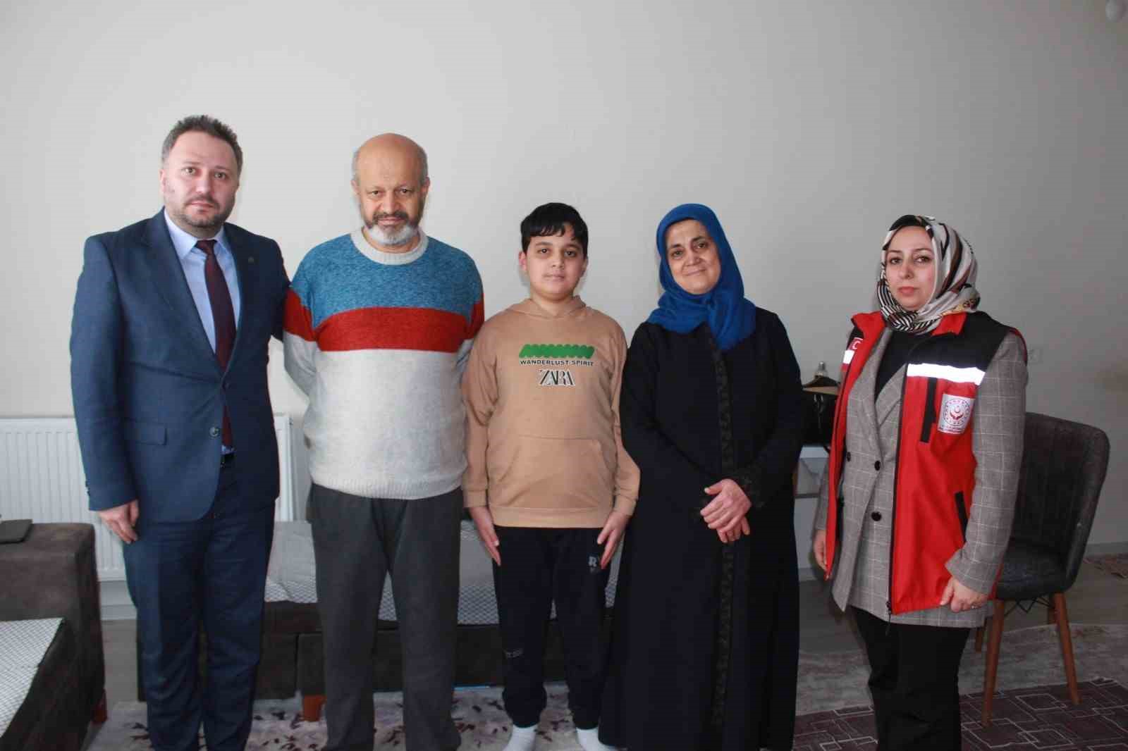 Depremzede 2 bin 500 aile Siirt’te hayata tutundu
