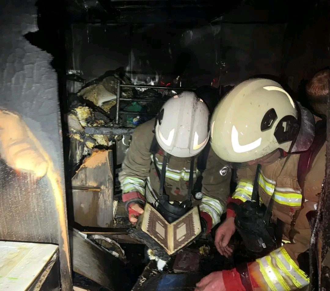 Depremzede ailenin yaşadığı konteyner alevlere teslim oldu
