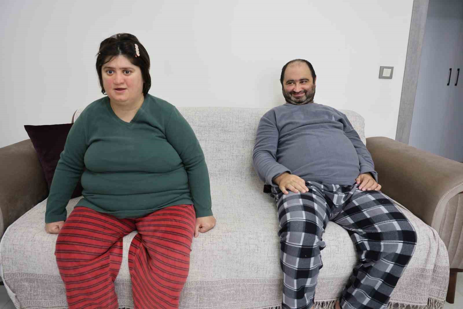 Depremzede anne iki down sendromlu çocuğuyla yeni evine kavuştu
