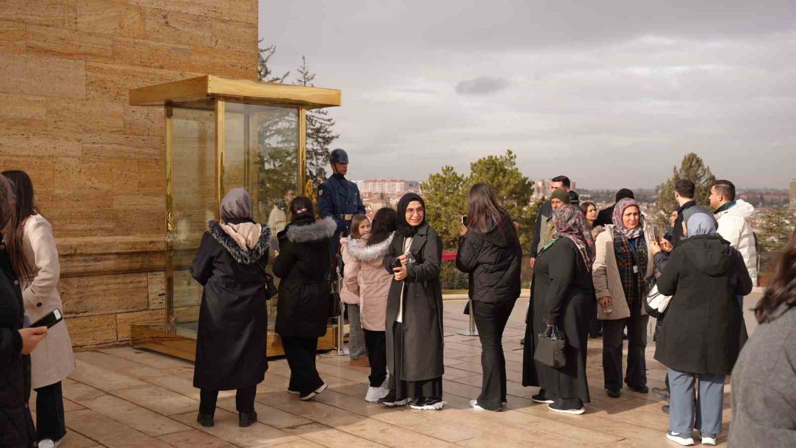 Depremzede gençlerin tarih dolu Ankara yolculuğu
