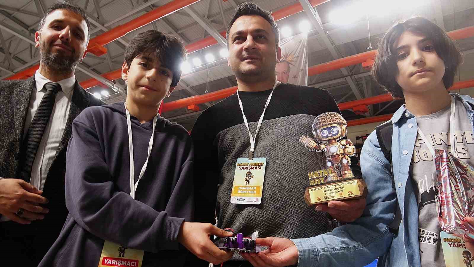 Depremzede öğrencilerin hayallerini gerçeğe dönüştürdükleri "Hatay Bot" robot yarışması sona erdi
