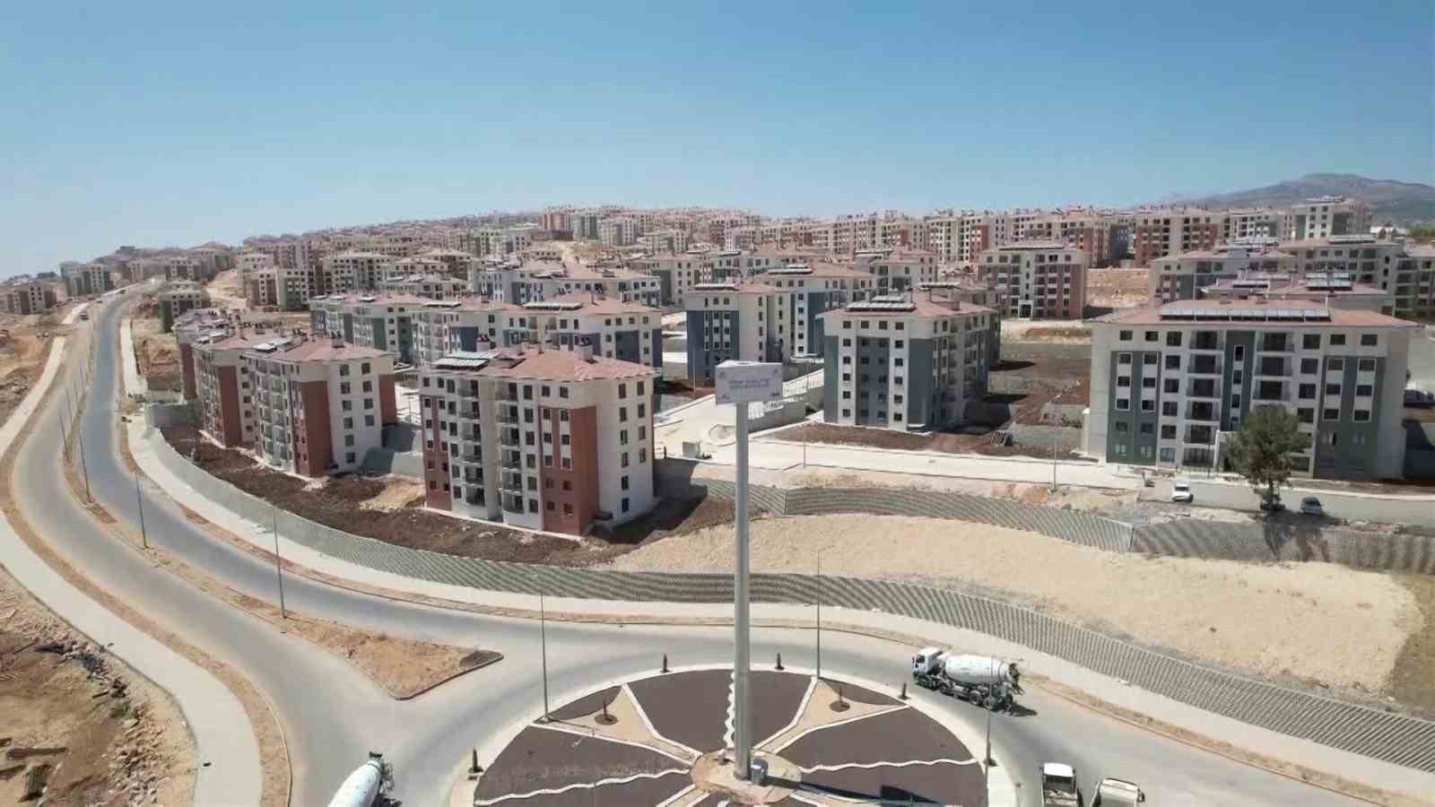 Depremzedeler açıklanan konut fiyatlarını memnuniyetle karşıladı
