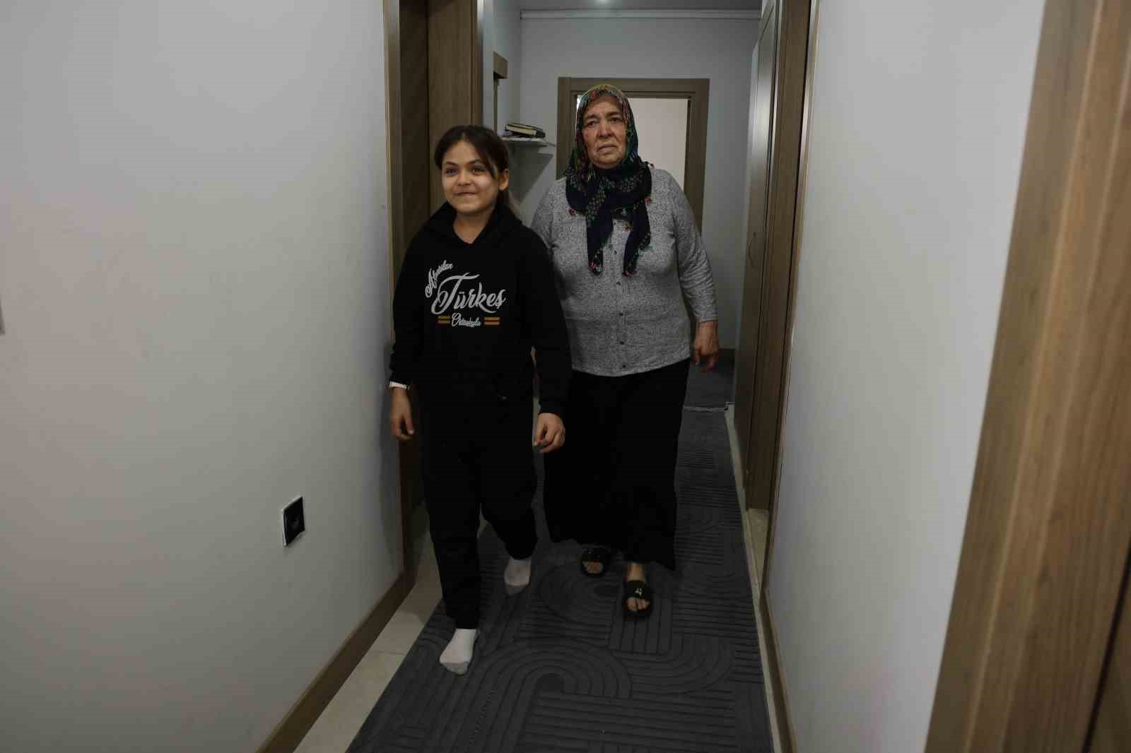 Depremzedeler yeni yıla yeni evlerinde giriyor
