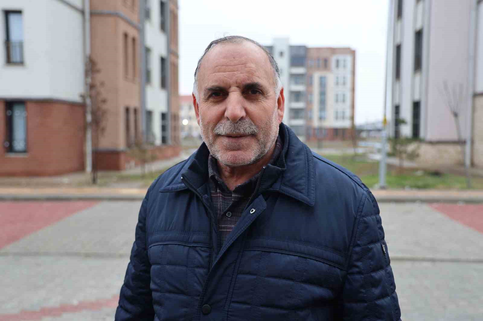 Depremzedenin evine misafir olan vatandaş: "Yurt dışında bu kadar konutun bu kadar kısa sürede yapılmasına inanılmıyor’’
