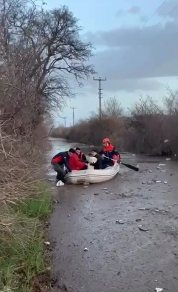 Dere yatağında mahsur kalan 5 kişi kurtarıldı
