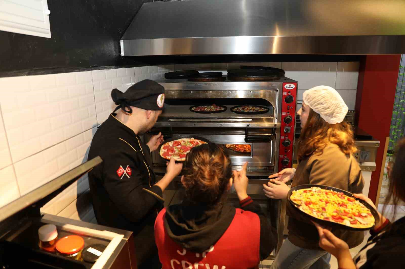 Dereceye giren öğrenciler, en lezzetli ödülü kaptı
