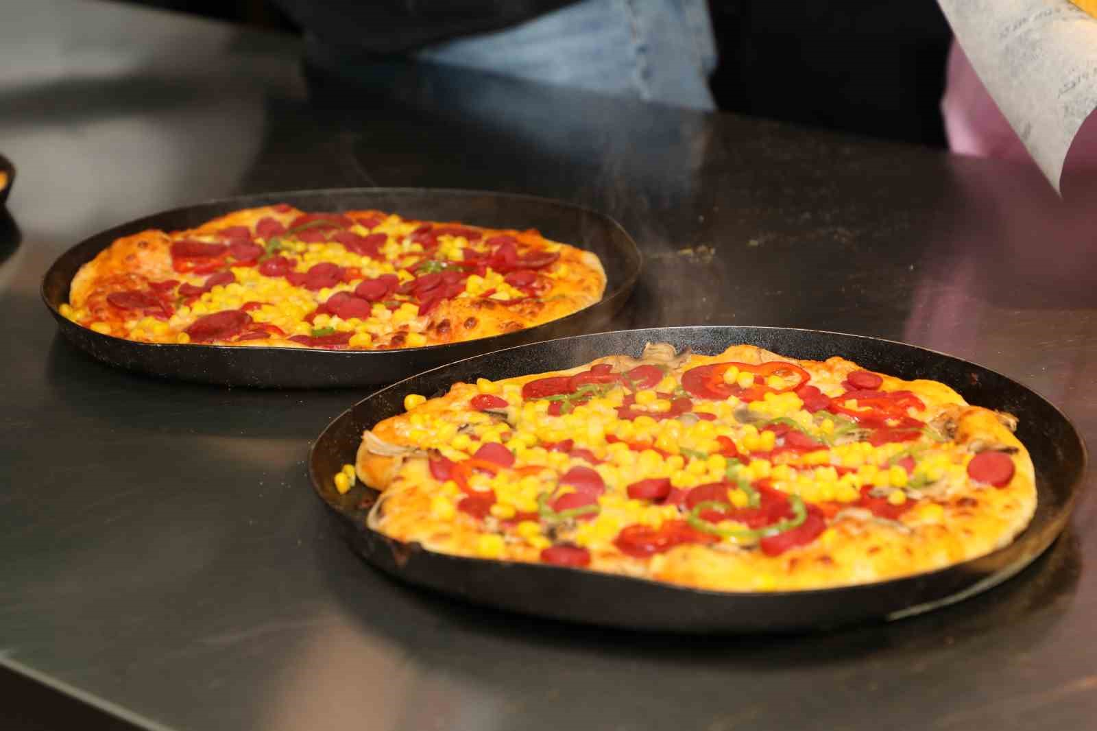 Dereceye giren öğrenciler, en lezzetli ödülü kaptı
