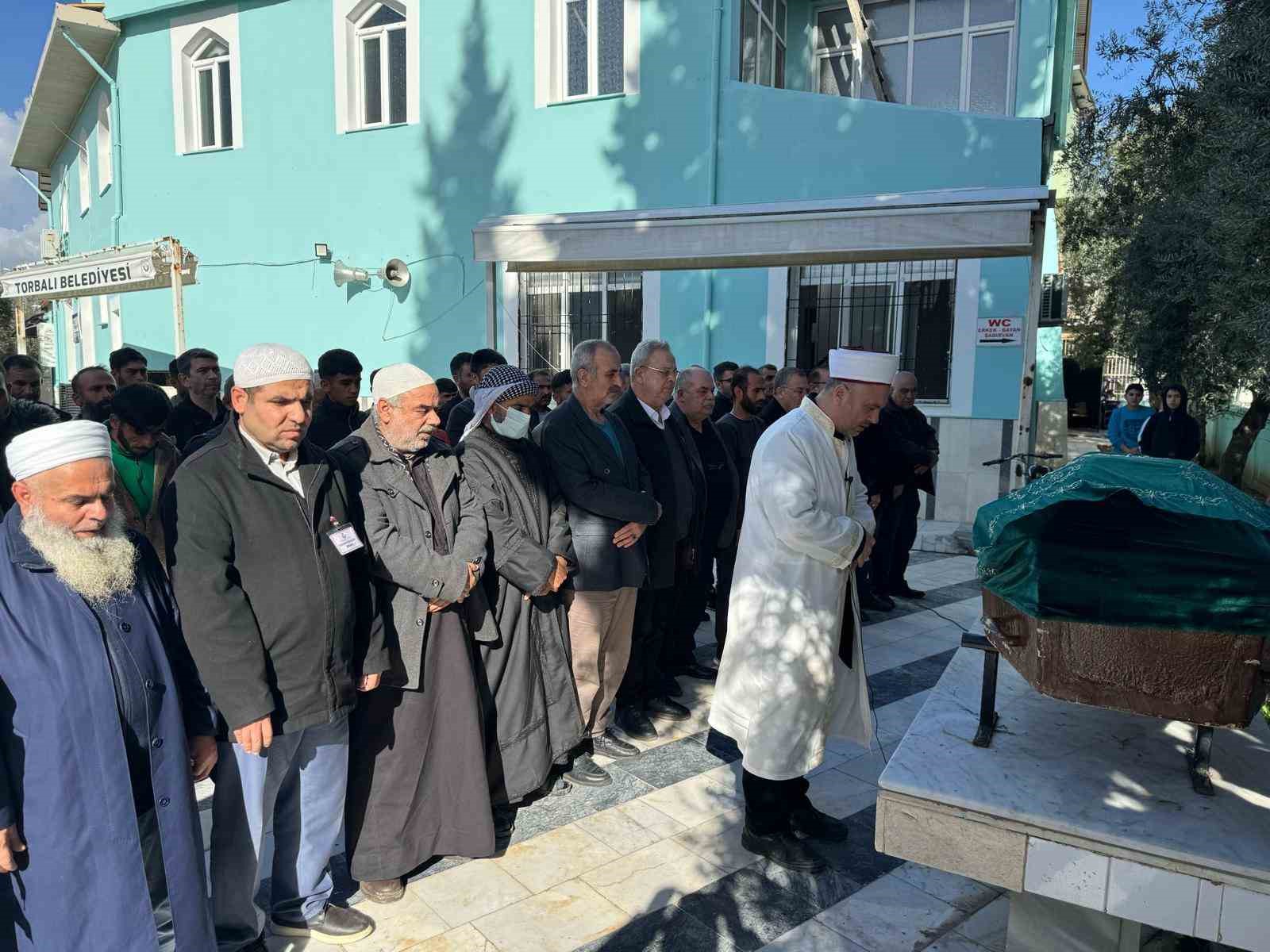 Derede boğulan küçük Berivan son yolculuğuna uğurlandı
