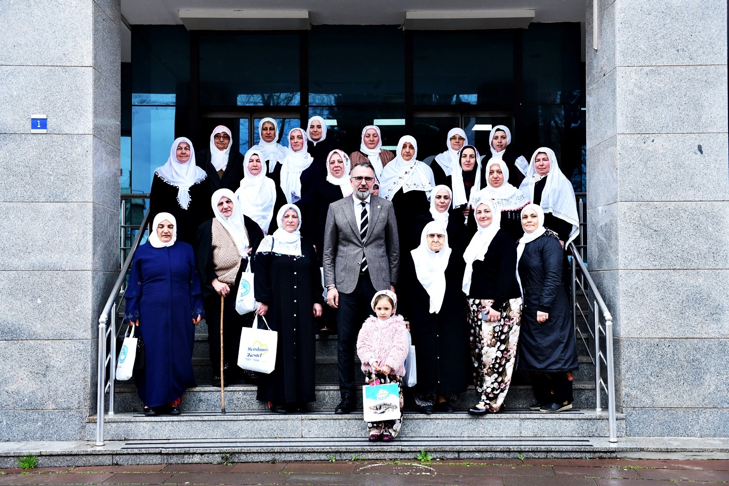 Derekızıklı kadınlardan Mihalgazi’ye destek
