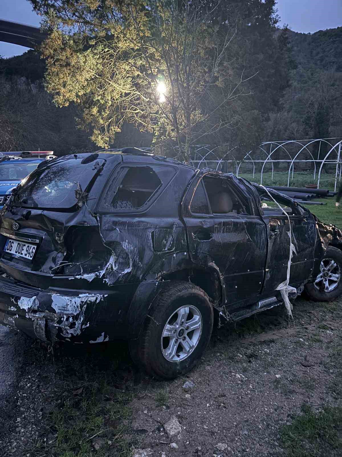 Dereye sürüklenen araç ertesi gün ortaya çıktı
