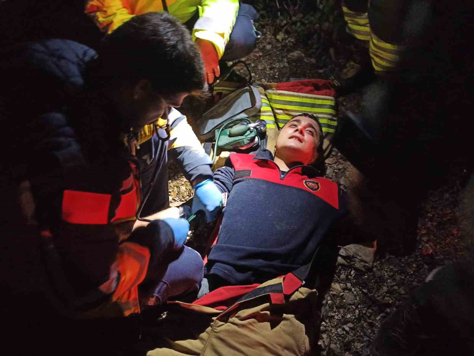 Dereye uçan operatörü kurtaran 4 itfaiye personeli, oksijen zehirlenmesi yaşadı
