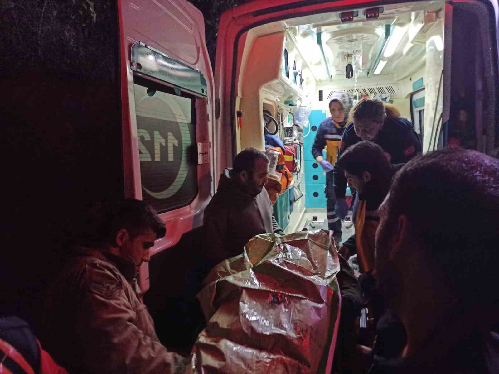 Dereye uçan operatörü kurtaran 4 itfaiye personeli, oksijen zehirlenmesi yaşadı
