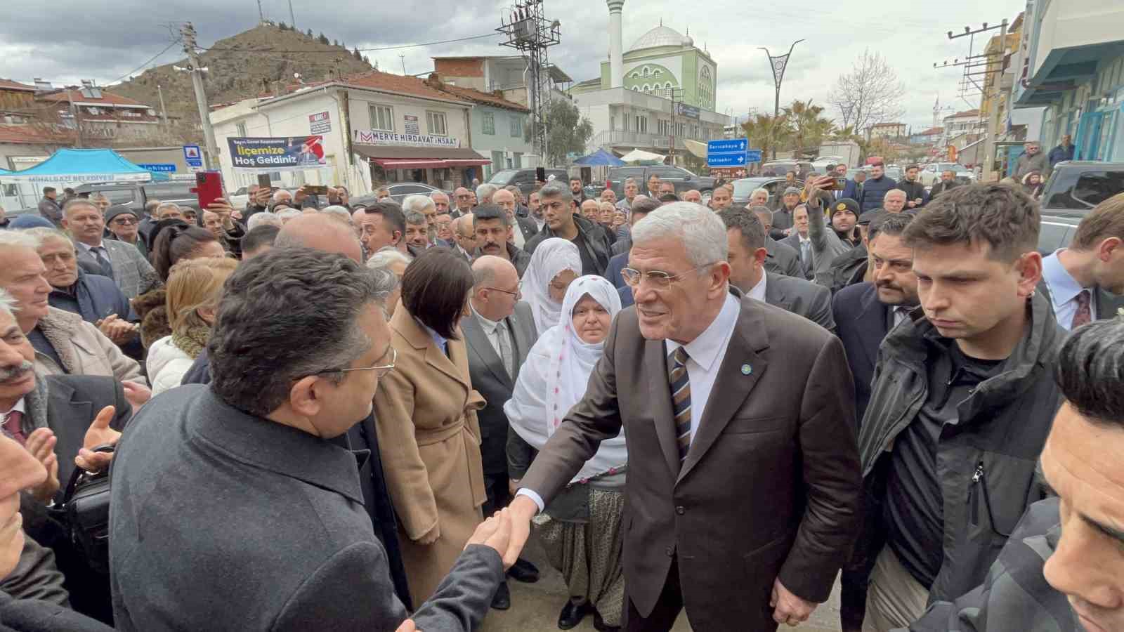 Dervişoğlu, İYİ Parti kurucusu Korkmaz’ın başörtüsü için hakaret ettiği Mihalgazi Belediye Başkanı’nı ziyaret etti
