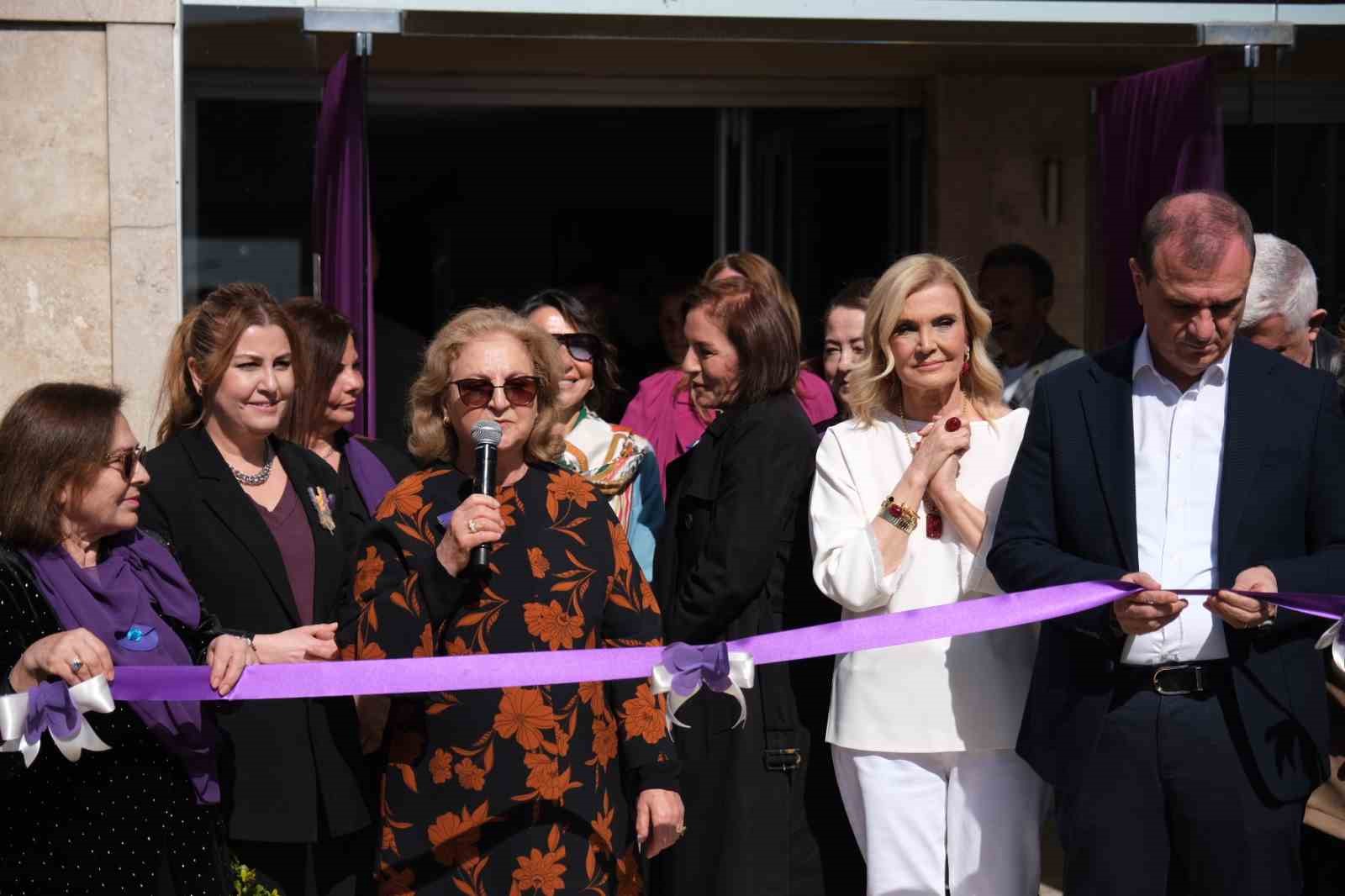 Derya Baykal, 8 Mart Kadınlar Günü’nde ilk gösterisini Büyükçekmece’de sahneledi
