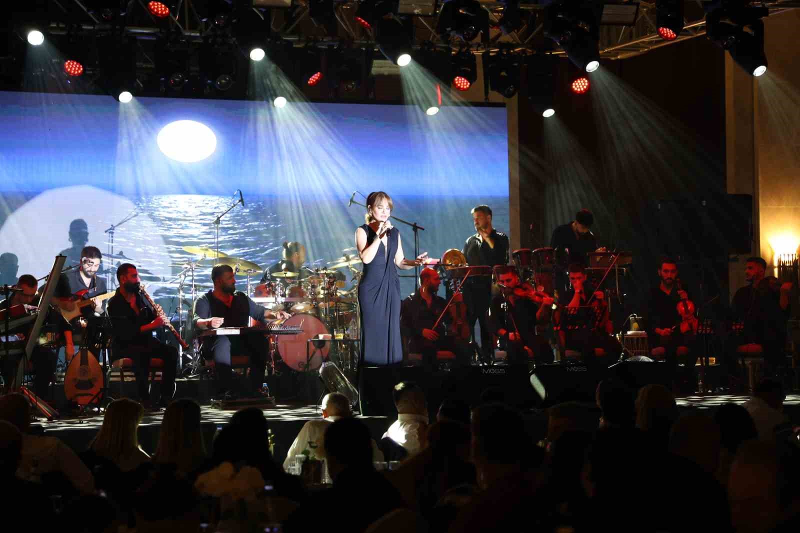 Derya Bedavacı Kapadokya’da sahne aldı
