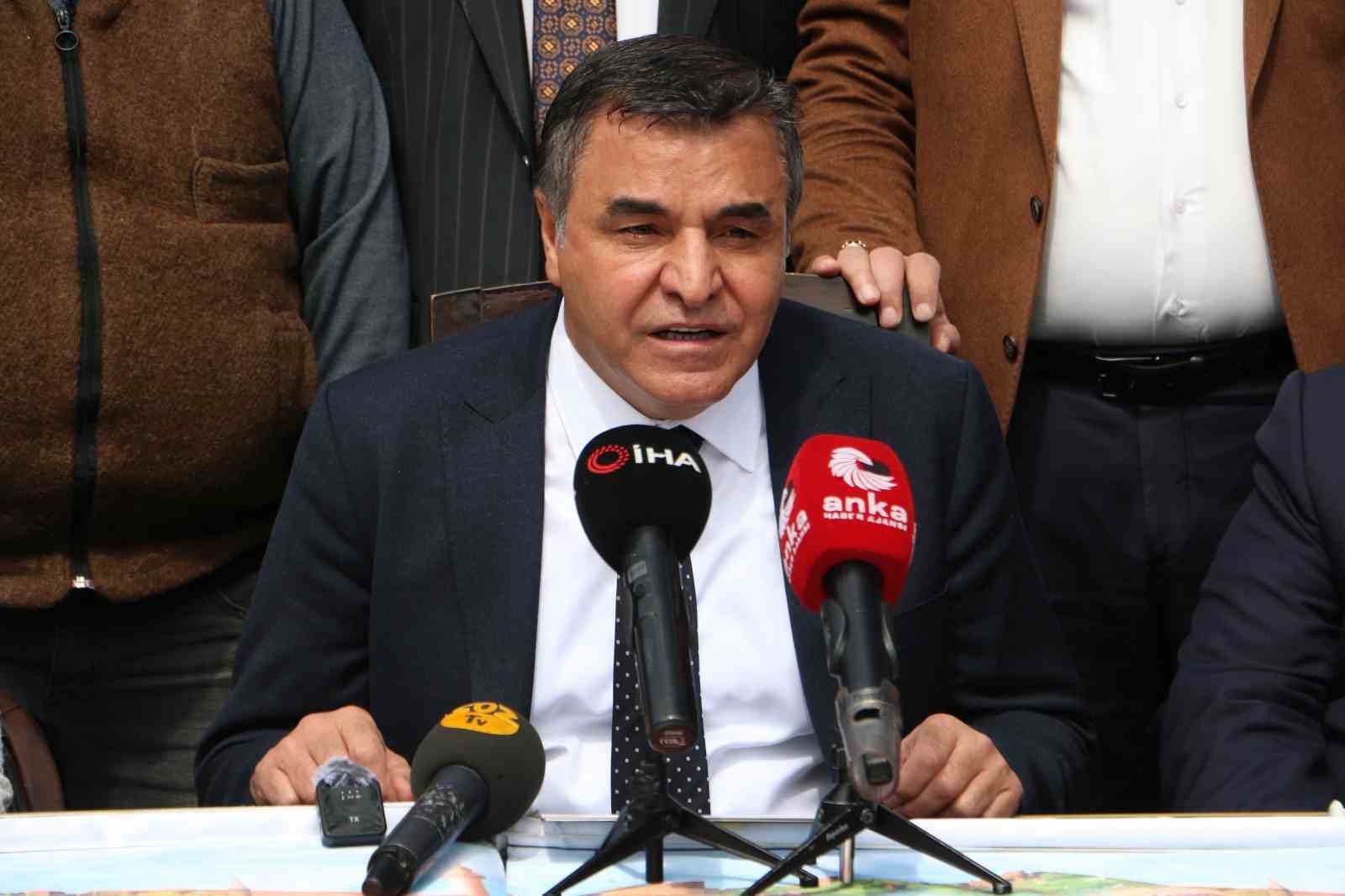 DESOB Başkanı Ebedinoğlu, kongrede adaylığını açıkladı
