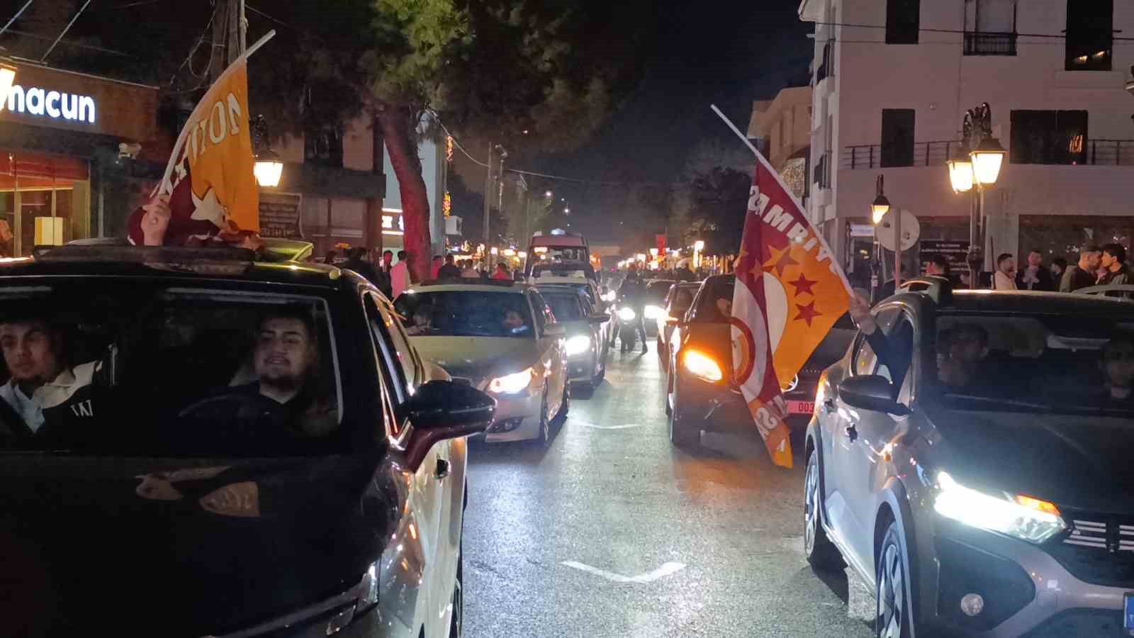 Dev derbide Galatasaray galip geldi, Tekirdağ’da taraftarlar sokaklara döküldü
