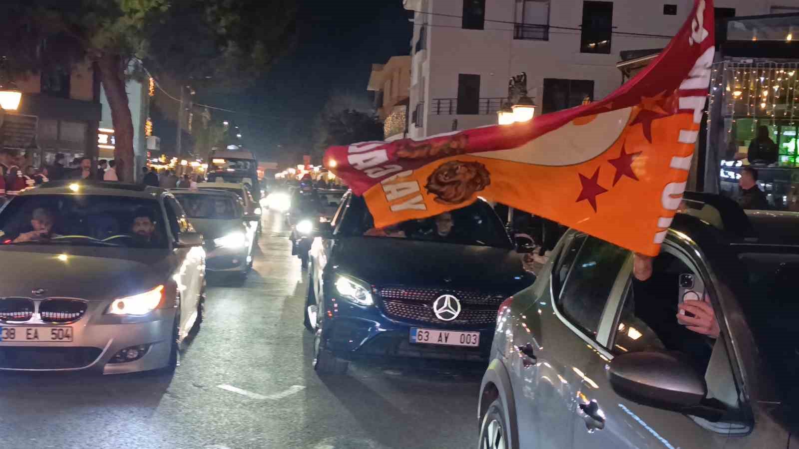 Dev derbide Galatasaray galip geldi, Tekirdağ’da taraftarlar sokaklara döküldü
