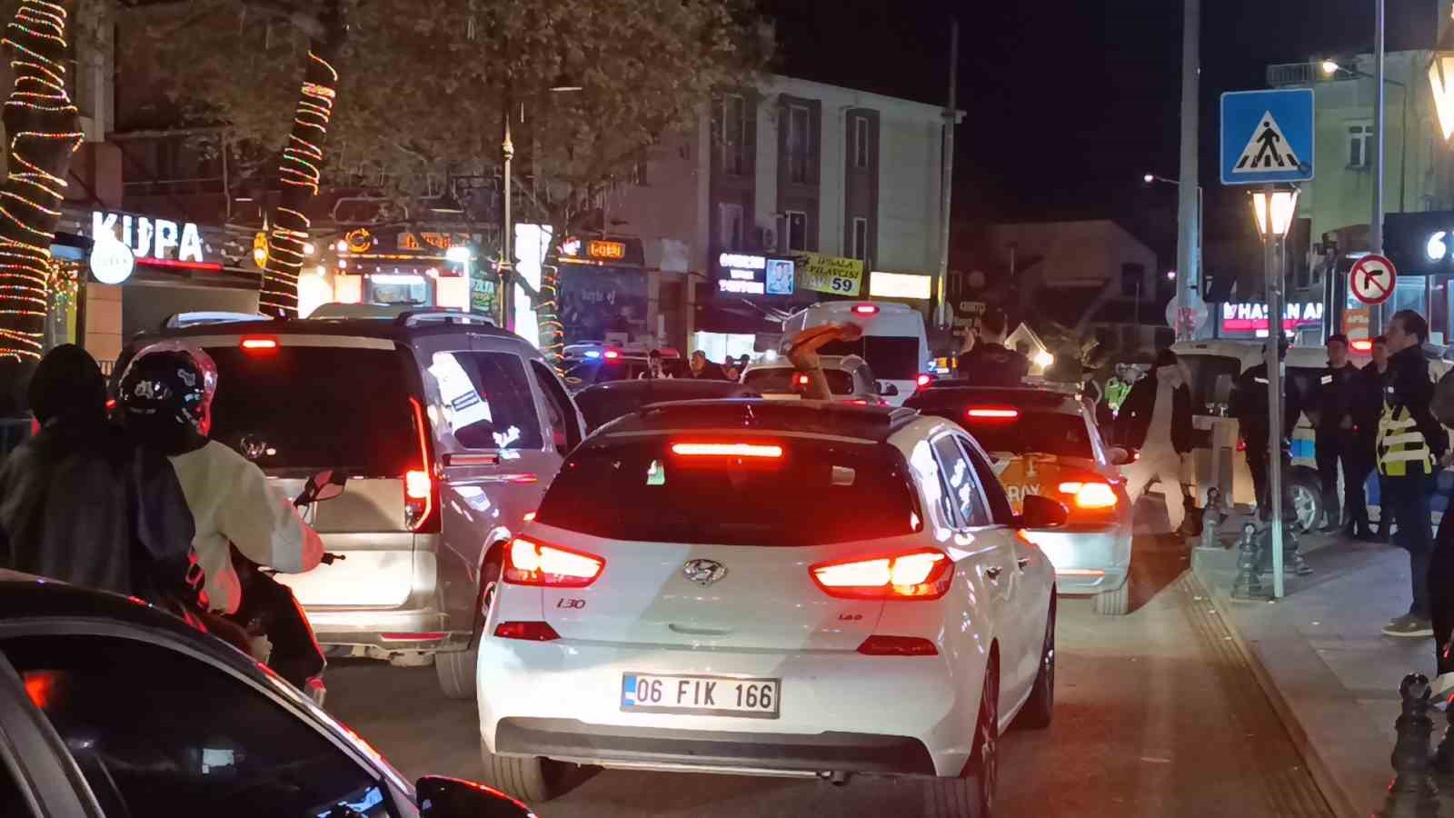 Dev derbide Galatasaray galip geldi, Tekirdağ’da taraftarlar sokaklara döküldü
