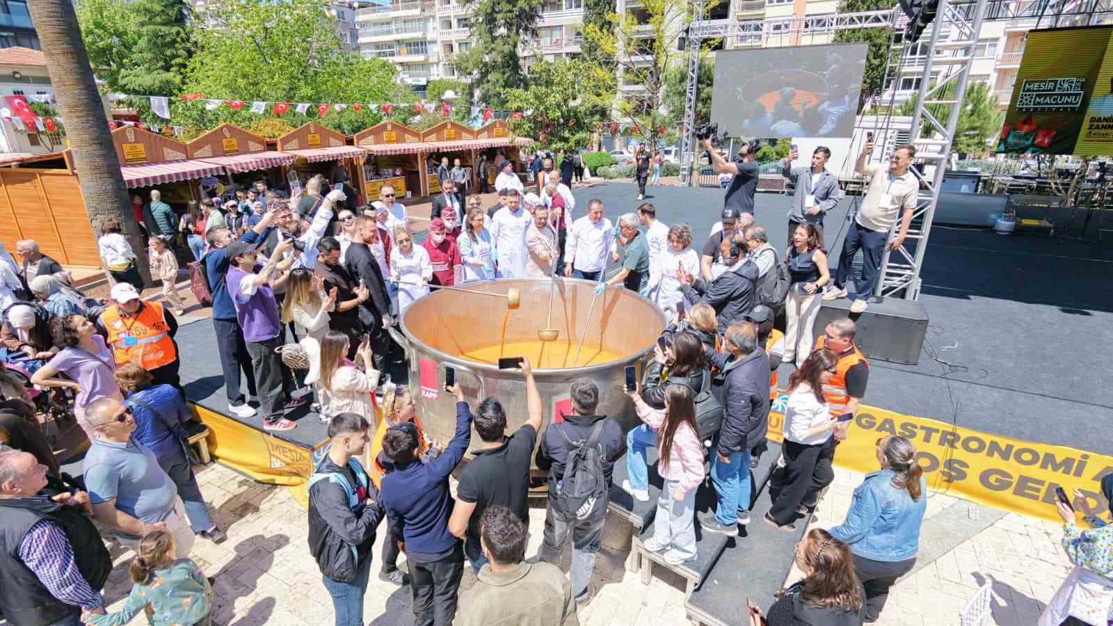 Dev tencereden 5 bin kişiye çorba
