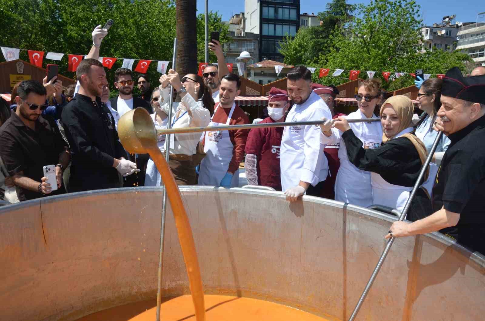 Dev tencereden 5 bin kişiye çorba
