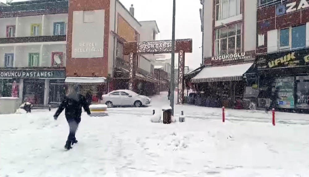 Develi’de kar yağışı etkili oldu
