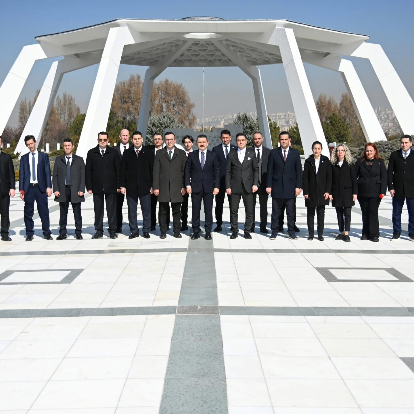 Devlet Büyükleri Anıt Mezarlığı’nda Anma Programı Gerçekleştirildi
