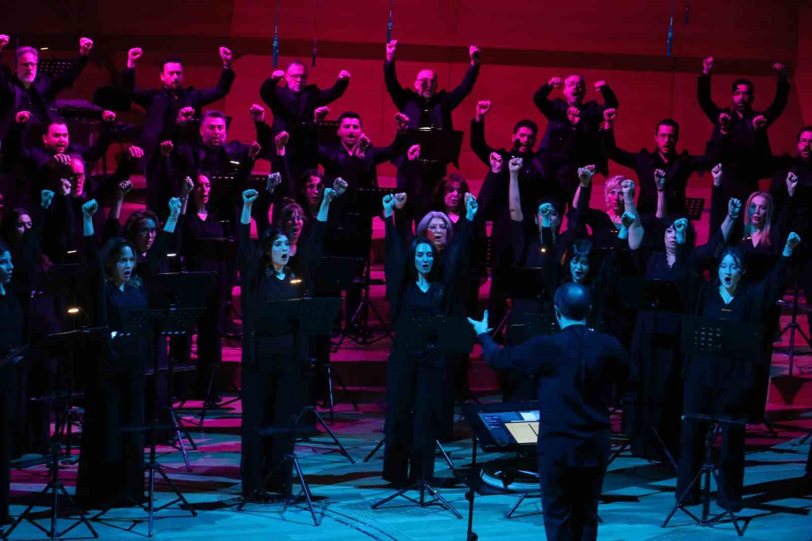 Devlet Çoksesli Korosu’ndan ‘Aurora’ Konseri
