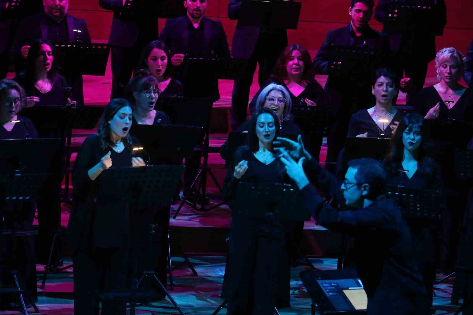 Devlet Çoksesli Korosu’ndan ‘Aurora’ Konseri
