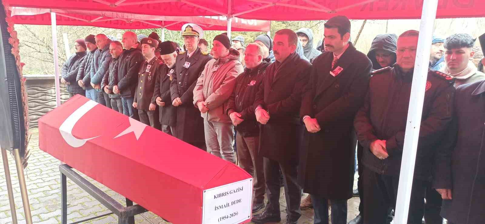 Devrekli Kıbrıs Gazisi son yolculuğuna dualarla uğurlandı
