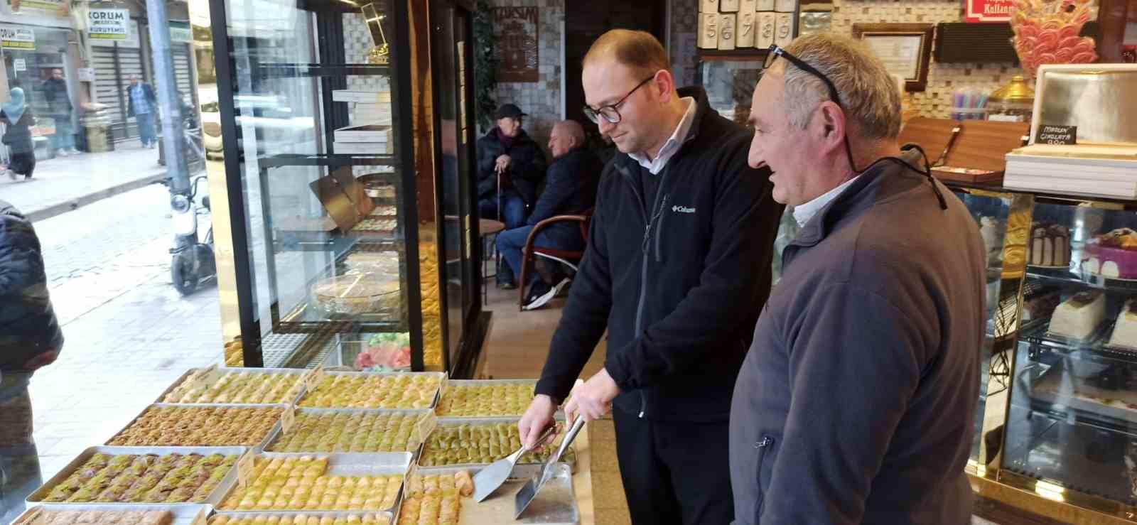 Devrek’te bayram şekerleri ve tatlıları görücüye çıktı
