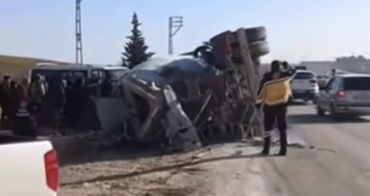 Devrilen beton mikserinin sürücüsü hayatını kaybetti
