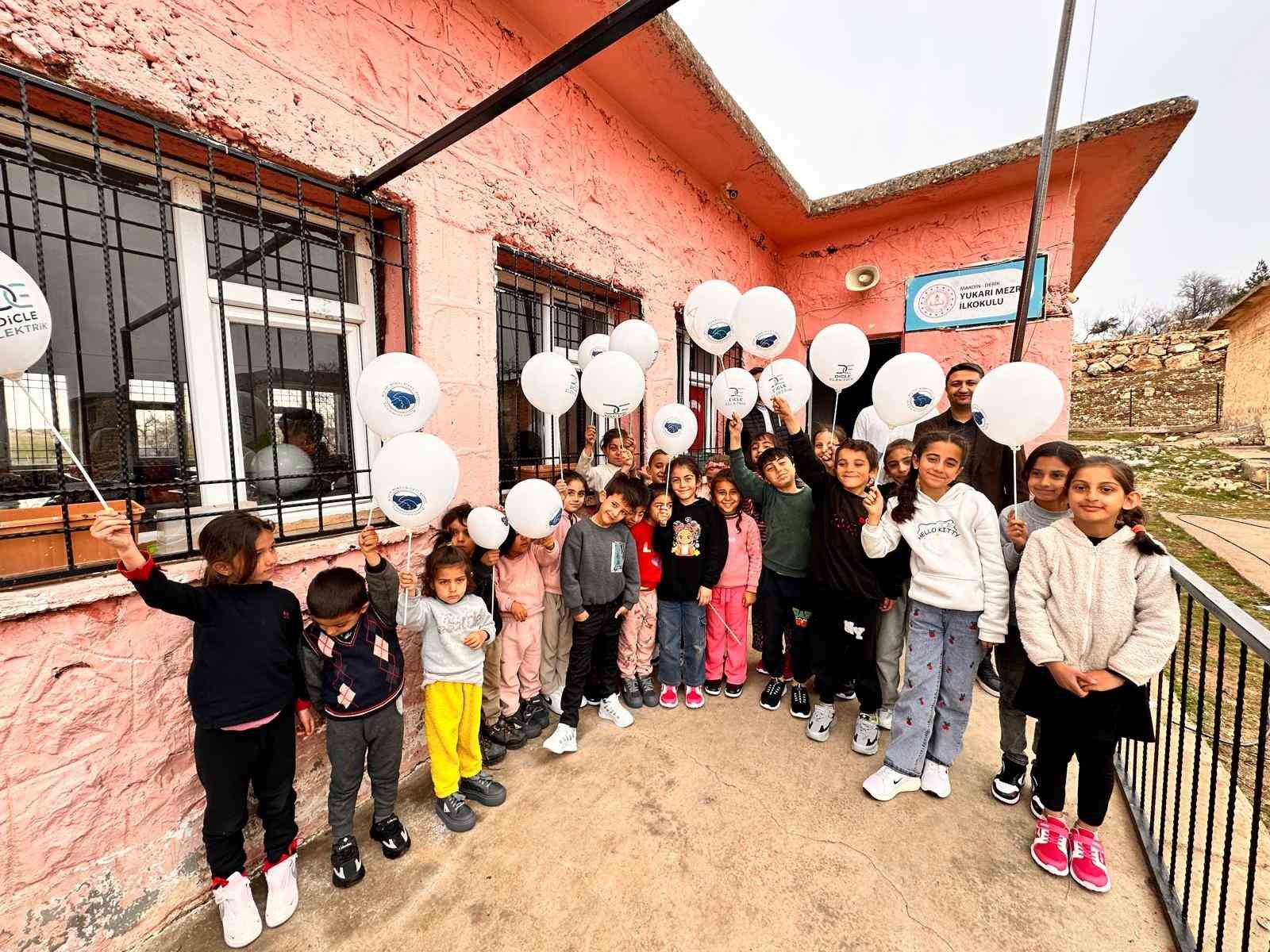 Dicle Elektrik gönüllülerinden öğrencilere umut olan destek
