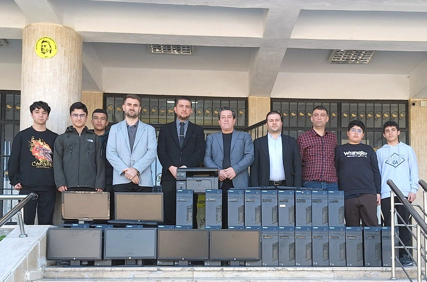 Dicle Elektrik’ten eğitime teknoloji desteği
