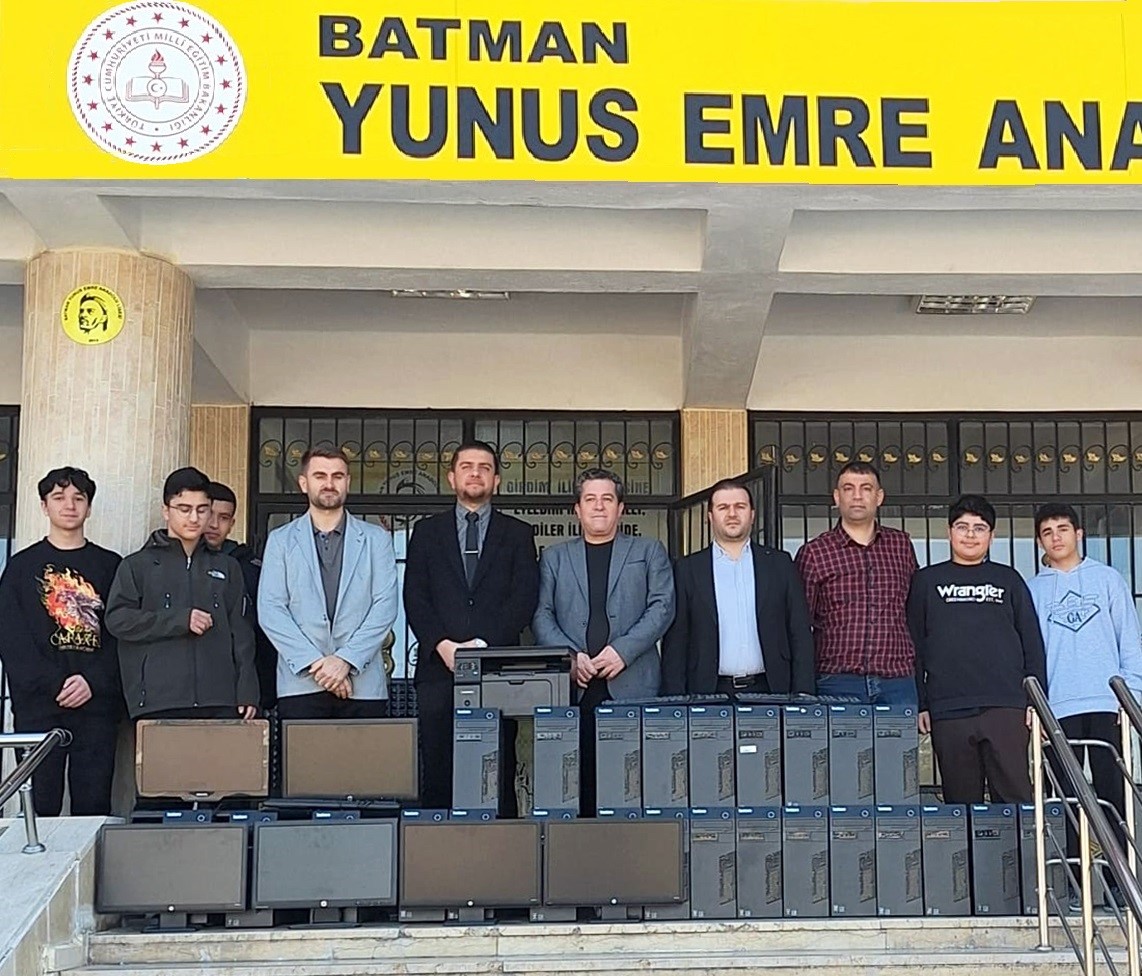 Dicle Elektrik’ten eğitime teknoloji desteği
