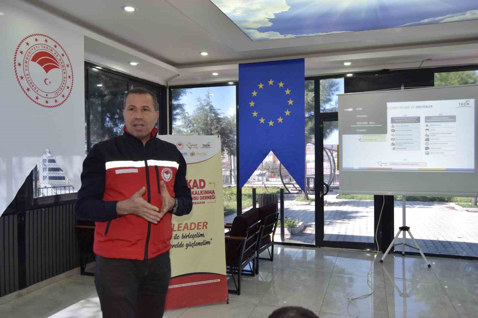 Dicle Yerel Eylem Grubu Derneğinden muhtar, kandın ve gençlere IPARD III eğitimi
